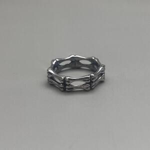 Y2K Vintage Silver Bone Wrap Ring – Size 8, Unisex, Brand New